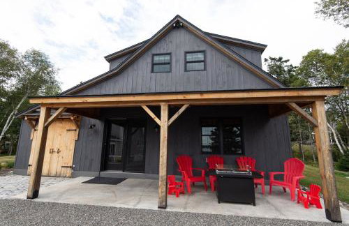 Oceanview Barnhouse Retreat with Hot Tub - Foto 17