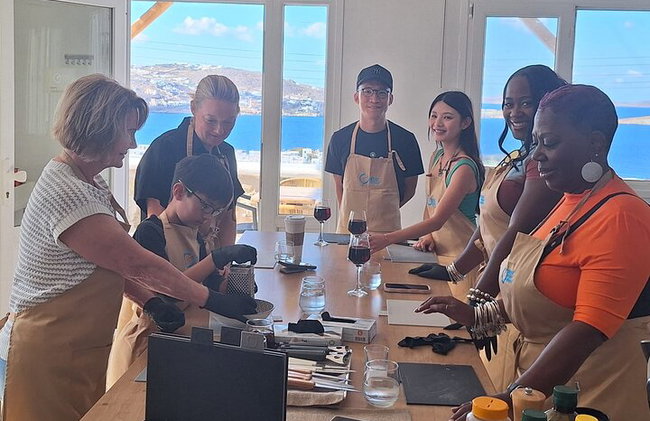 Experiencia en clase de cocina Mykonos para viajeros de cruceros - Foto 6