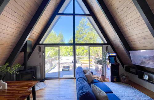 Hot Tub-EV-Kid Friendly-Arcade Game-BBQ-Fire Pit - Photo 53