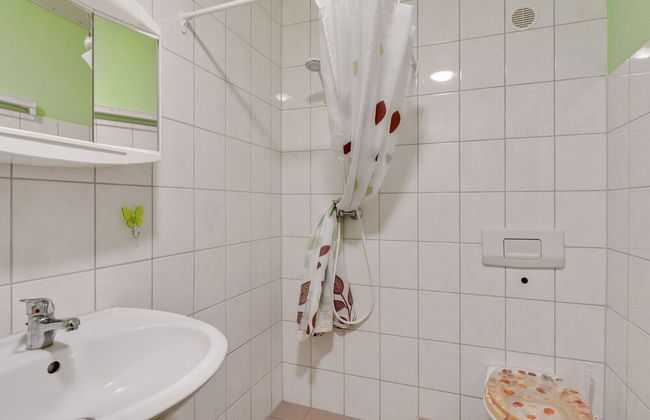 Cozy Apartment near Sea in Warin - Photo 17