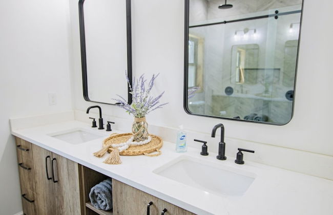 Amazing Lake House With Beach Access 4 Bedroom Home by RedAwning - Foto 24