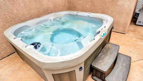 Charming 3BR with Ping-Pong and Spa! - Foto 3