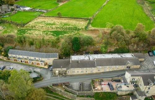 New Hobbit, stunning views, sleeps 42, Bar, Hot Tub - Foto 58