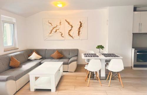 Dina Apartment - Photo 6