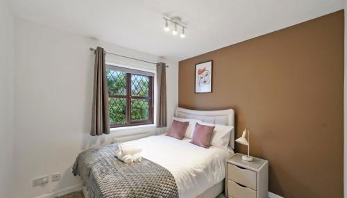 Beautiful 5 bedroom house in Stone, Aylesbury, Free parking - Foto 5