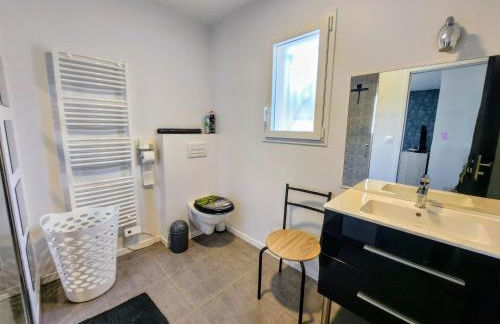 En Ardèche, maison de vacances L'Odalys climatisée avec sa piscine privée et chauffée - Foto 19