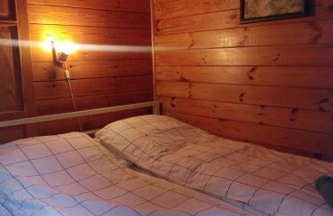 Domek i jurta nad rzeką - Foto 16