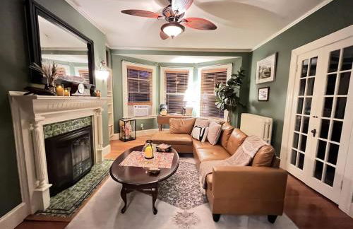 Big New England Family Home; walk to beach, shops - Foto 21