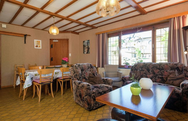 Spacious Holiday Home With Large Garden - Foto 18