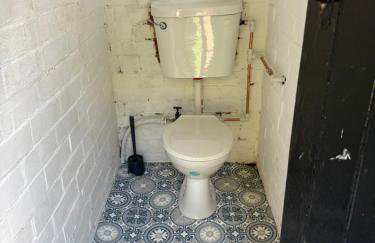 Large Traditional, Sleeps 8, 2 baths, Train, Tram, Pubs, Hucknall - Foto 14
