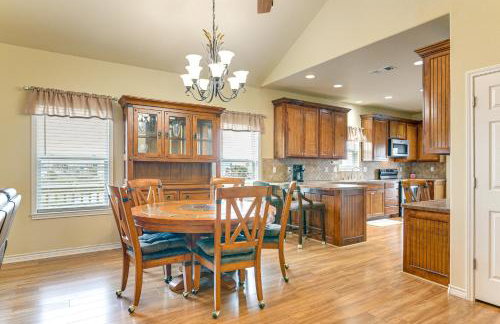 Walk to Beach! Bayfront Coastal Gem in Gilchrist - Foto 5