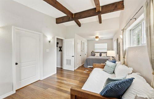 Hill Country Getaway Near San Marcos River home - Photo 12