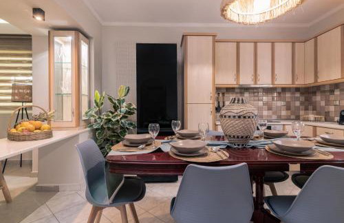 Fratelli Villa, with Heated Pool & Spa Whirlpool, By ThinkVilla - Foto 9