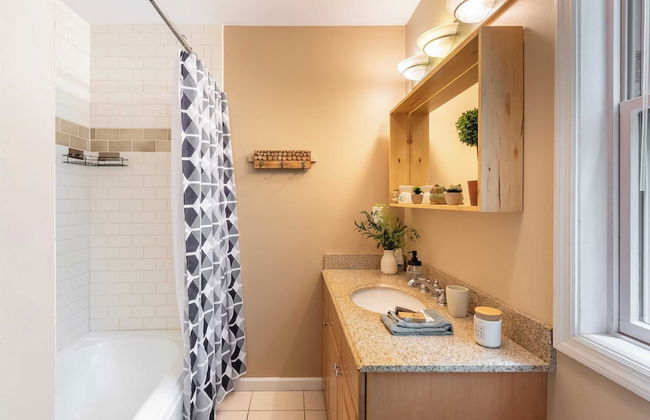 Bear Trail Chalet by Avantstay Retreat w/ Outdoor Living Deck & Fire Pit - Foto 36