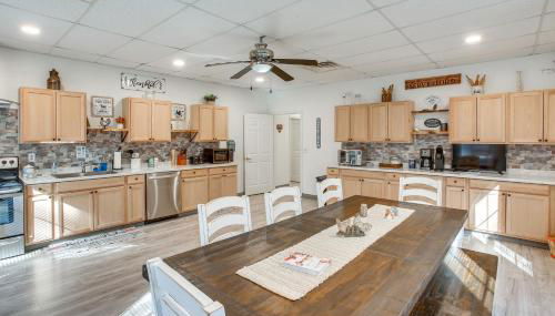 8 Mi to Kentucky Downs Quiet Getaway with Patio - Foto 2