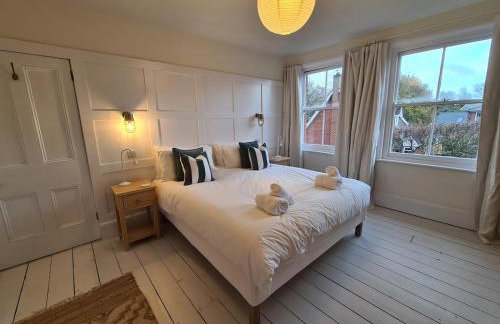 The Shrubbery-Superb Modern home-6 beds-sleeps 11 - Foto 6