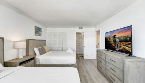 Breathtaking resort condo w beach service Unit 908 - Foto 5