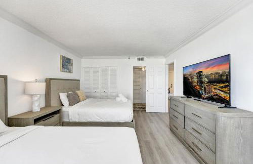 Breathtaking resort condo w beach service Unit 908 - Foto 5