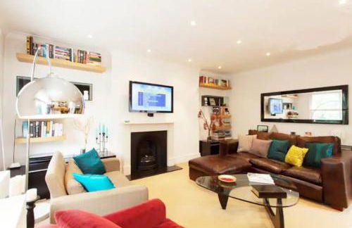 Sunny 2 bedroom, 2 bathroom Apartment with Rooftop in Central London - Photo 2