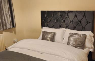 Captivating 3-Bed House in Kent - Photo 27