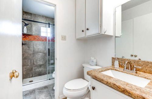 2 Mi to Kyle Field Bryan Home with Fenced Yard - Photo 15