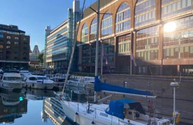 Entire Boat at St Katherine Docks 2 Available select using room options - Photo 6