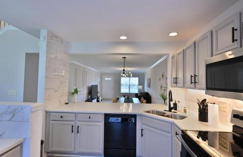 Amazing Renovated Townhouse - Foto 14