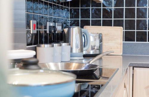 Weekly & Monthly stays in Penthouse for Contractors or Leisure Single or Superking beds available - Foto 11