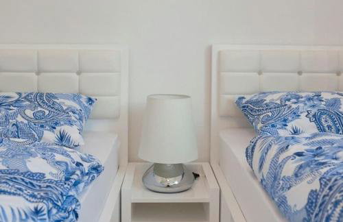 La Perla Apartments - Photo 12