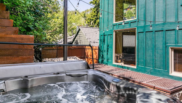 Red Hawk by Avantstay Charming Cabin w Theatre Spa 5mins to Deer Valley Mtn - Foto 2, Habitación