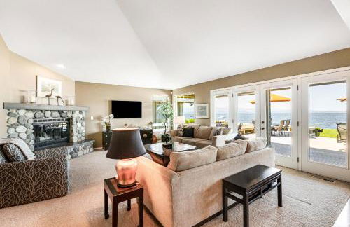 Misty Lady at Water's Edge - Foto 2