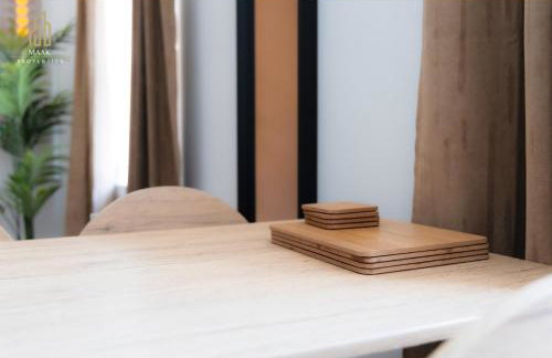 Modern 2BR Apartment - Prime Location Near Beach & Town - Sleeps 5 - Foto 29