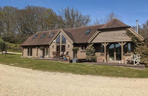 The Barn New Forest Free Paddle boarding & free Zip wire. - Foto 1