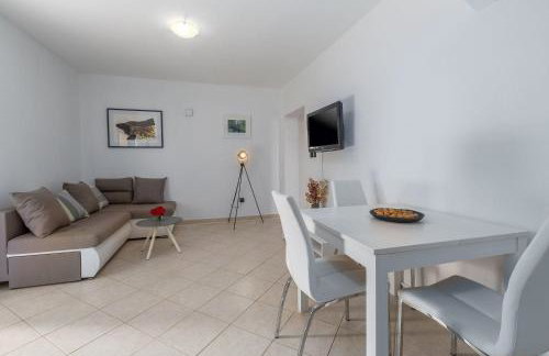 Malerisches Apartment in der Natur mit Pool, Outdoor-Kueche, BBQ, Spielplatz - Photo 7