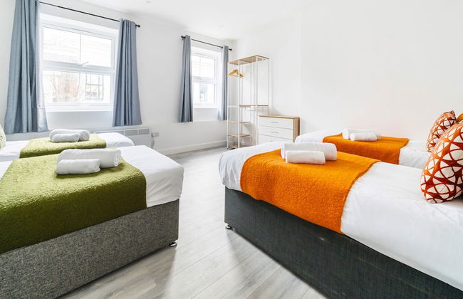 Modern Town Center Apartments Aldershot - Photo 7