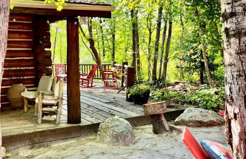 Rustic Sundance cabin sleeps 13 hottub firepits - Foto 38