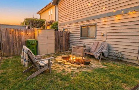 Spacious 3BR Home with Hot Tub & Private Yard - Foto 6