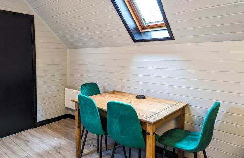 Lugh 9 - Hot Tub-Perth-Pets-Luxury-Hunting Tower - Photo 5