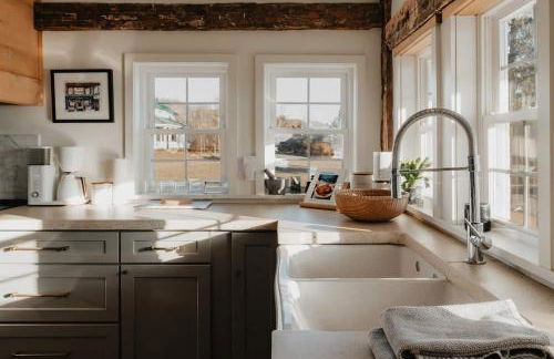 Luxe Gabel Farmhouse Fire Pit & Country Views - Foto 12