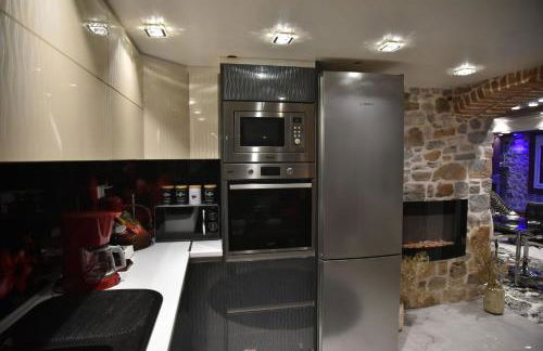 Eleni De Lux - Photo 41