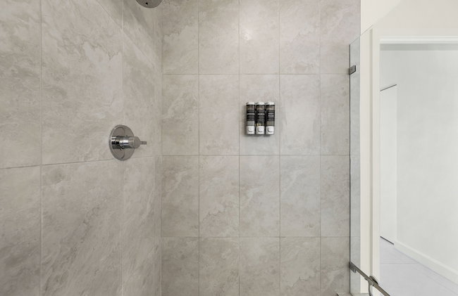 Downtown Doral Condo w-Free Parking - Foto 102