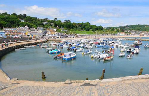 3 Bed in Lyme Regis oc-61809 - Photo 28