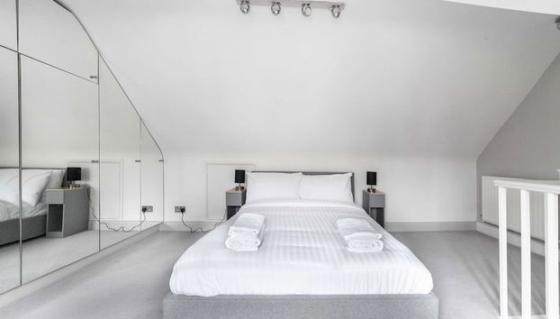 Spacious Battersea Gem With Balcony Bliss - Foto 3, Habitación