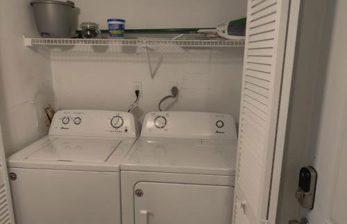 Beautiful 2-Bedroom Condo Near Universal and other Orlando Attractions, King Bed & Wi-Fi - Foto 13