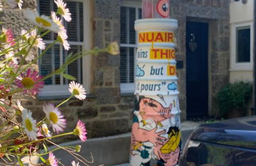 Gwel Lowarth Central Penzance - lovely one bedroom apartment. - Photo 1