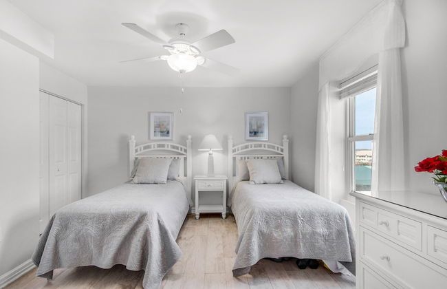 Pelican Beach Resort 501 - Photo 3