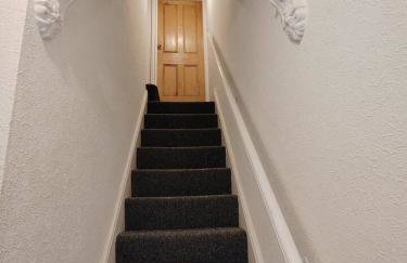 Brighouse 2 bedhouse central contractors welcome - Foto 27