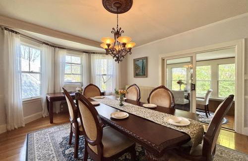 Big New England Family Home; walk to beach, shops - Foto 44