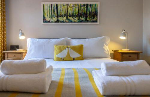 Vibrant 2 Bed, 2 Bath Home, Just Minutes to Town! - Foto 36