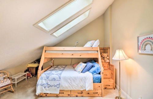 Peaceful Lakeside Retreat with Deck and Amazing Views! - Foto 23